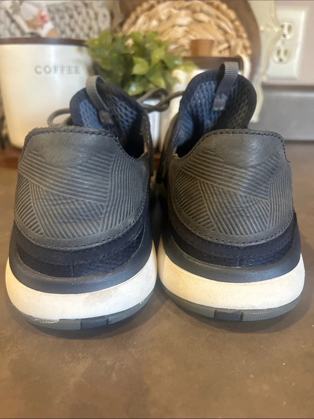 OkuKai Mens Mio Li Sneaker Trench blue Charcoal Sz 8